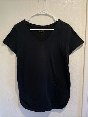 🤰 Isabel Maternity Black V-Neck Side-Ruched Tee • Sz L 🖤